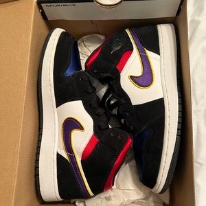 AIR JORDAN 1 MID SE GS 'RIVALS' (6Y)